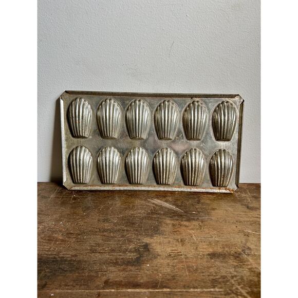 Vintage French Madeleine Mold Tin | Kitchen Baking Accessories | French Pastries - Picture 3 of 4